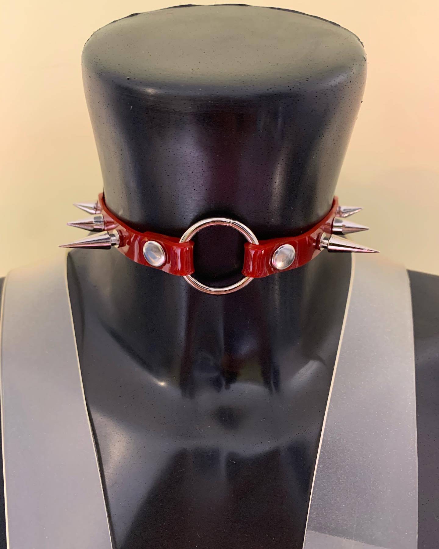 Spiked choker